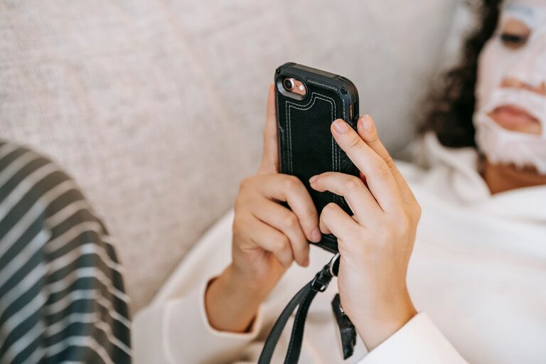 How to Maintain Healthy Phone Habits Every Day